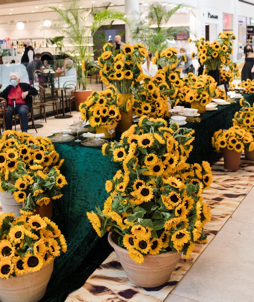 'SUN FLOWRS' Ramat Aviv mall