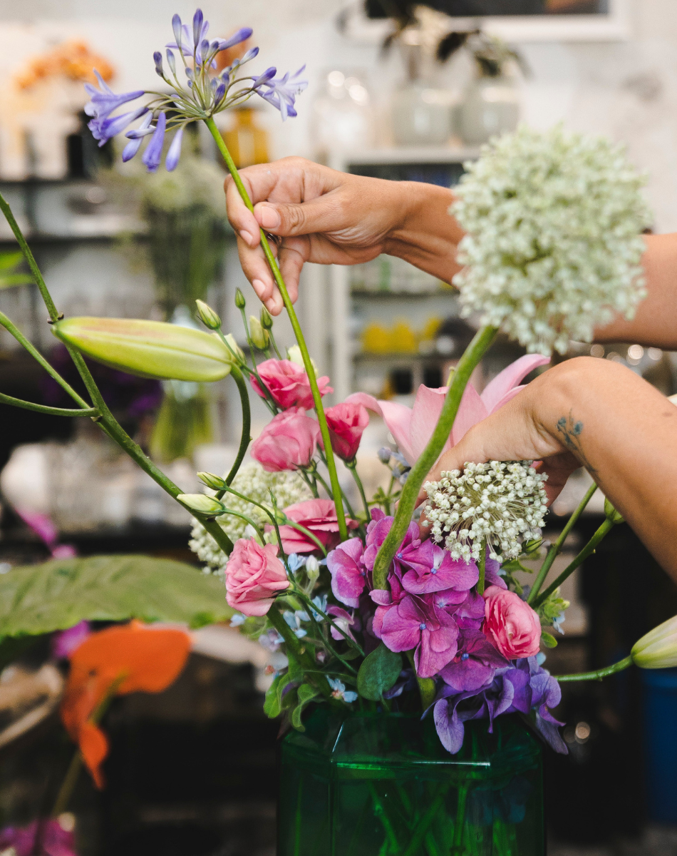 סדנת שזירת פרחים בתל אביב — Flowers Masterclass של פיורי