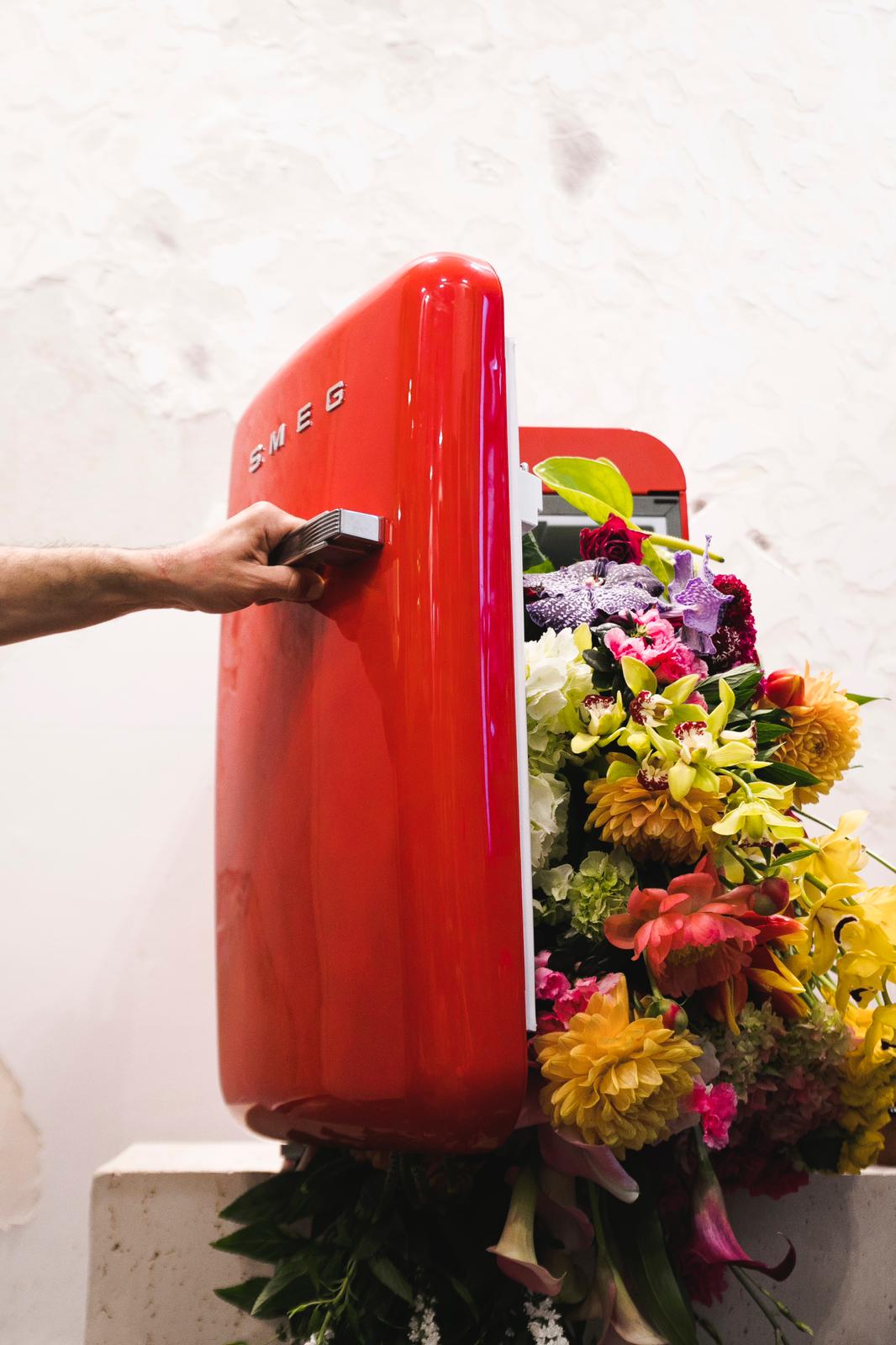 פרויקט עיצוב פרחים SMEG X FIORI | פיורי תל אביב