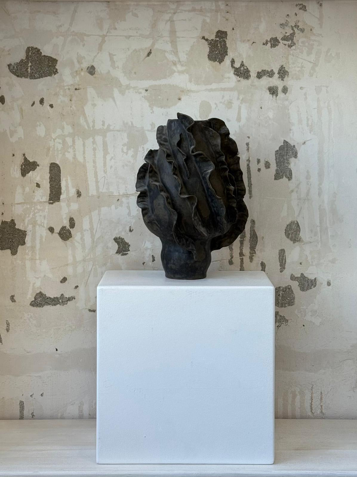 SCULPTED EARTH COLLECTION - NOIR FLORA