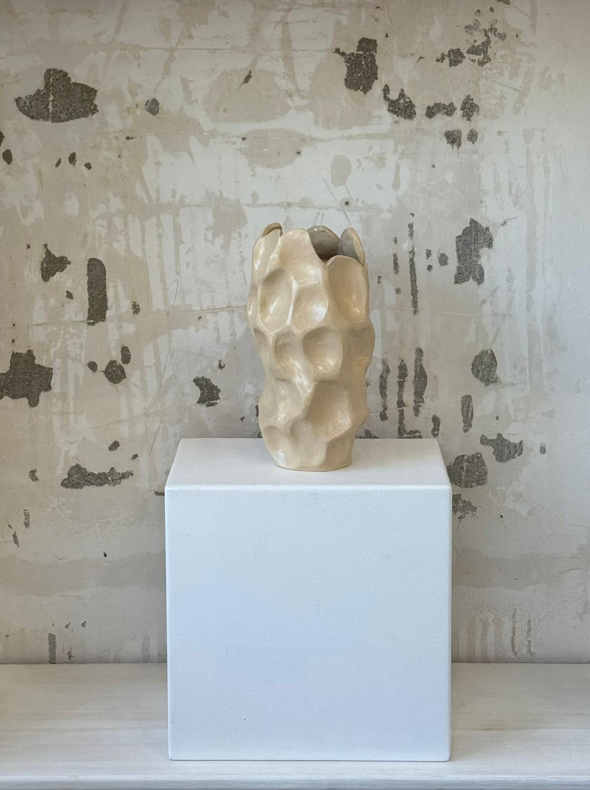SCULPTED EARTH COLLECTION - PEBBLE